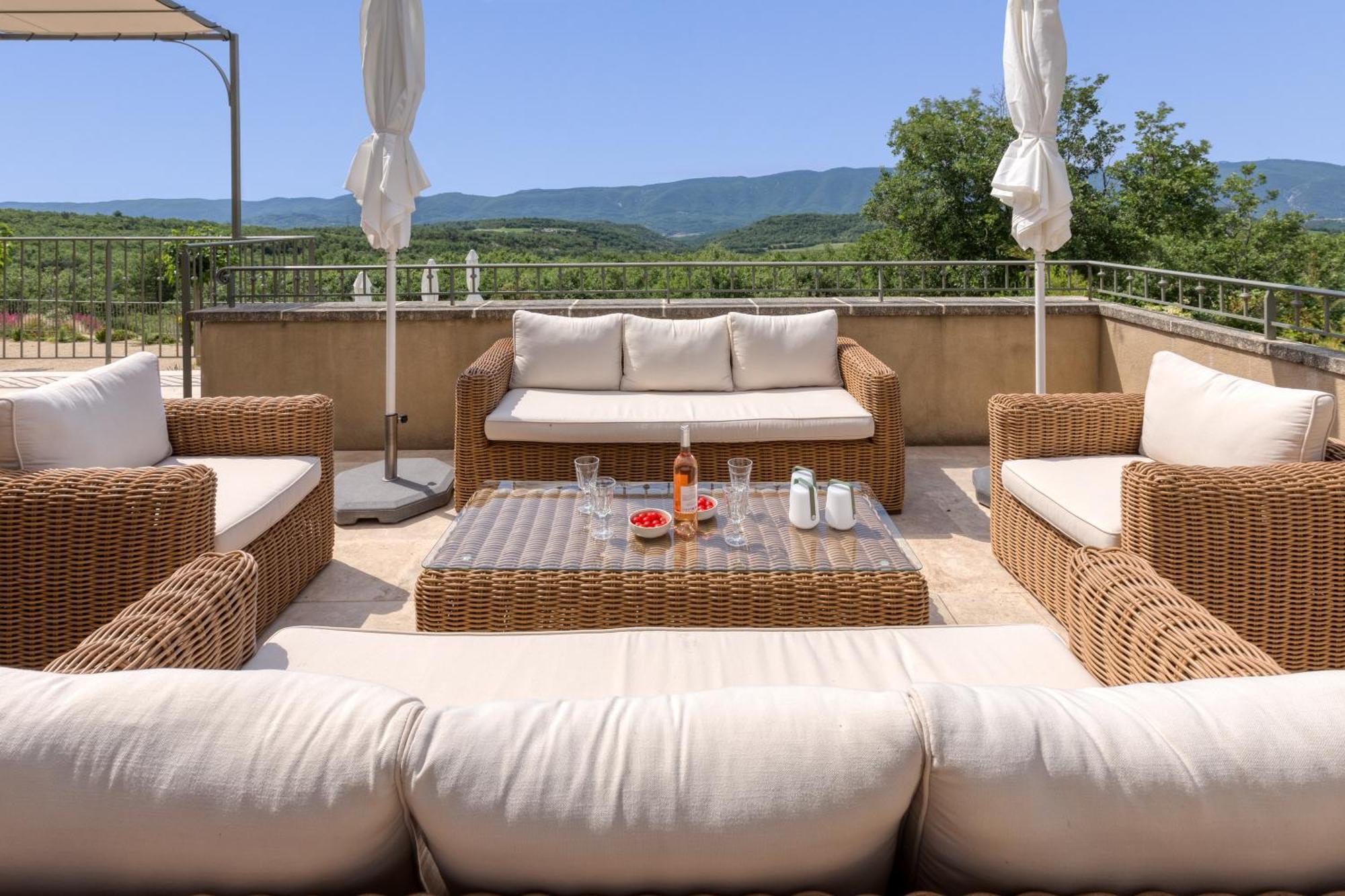 Вилла Bastide De Viens - Vue Luberon, Piscine Chauffee, Boulodrome Экстерьер фото